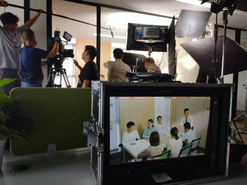 清河区TVC拍摄公司：科技产品视觉化大师，诠释未来感与功能美学